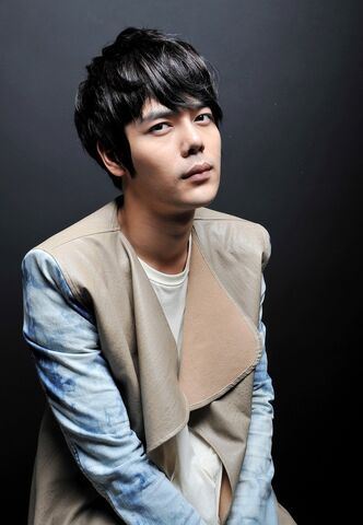 Archivo:Ji Hyuk4.jpg