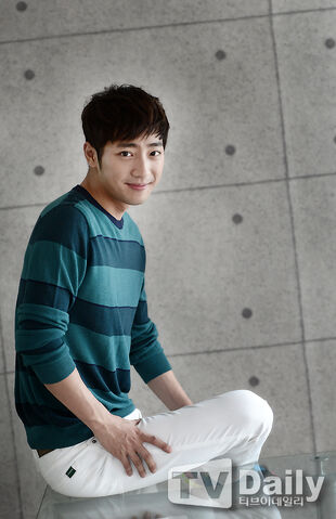 Archivo:Lee Sang Yeob28.jpg