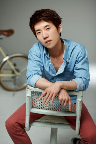 Archivo:Shin Jae.jpg