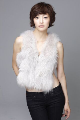 Archivo:Kim Ji Hyun (1985)8.jpg