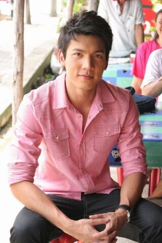 Archivo:First-ekkapong03.jpg