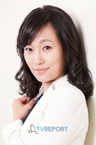 Archivo:Jin Kyung5.jpg