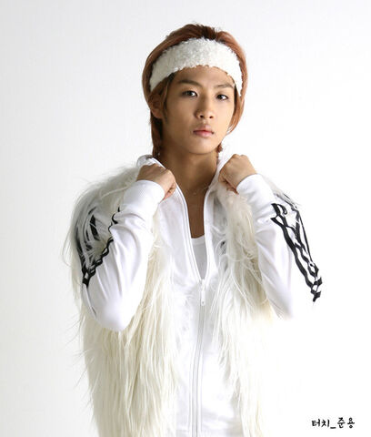 Archivo:Jun Yong3.jpg