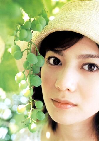 Archivo:JapaneseSingerOIshiMegumi611x87013.jpg