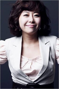 Hwang Hyo Eun2.jpg