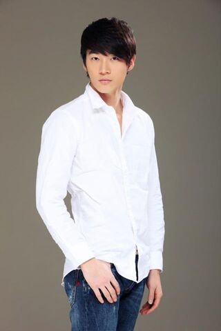 Archivo:Jung Dong Hyun.jpg