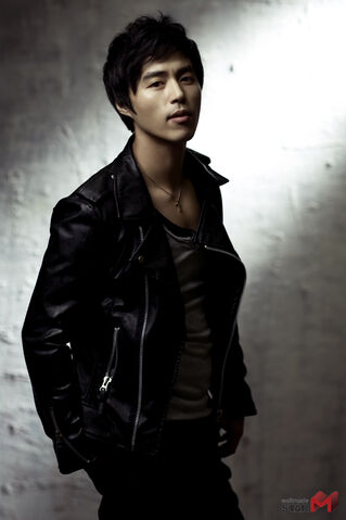 Archivo:Min Suk3.jpg