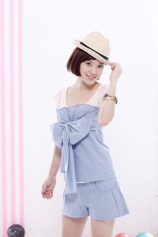Archivo:600full-amber-kuo.jpg