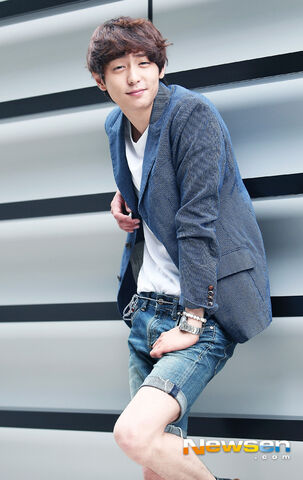 Archivo:Hyun Woo31.jpg