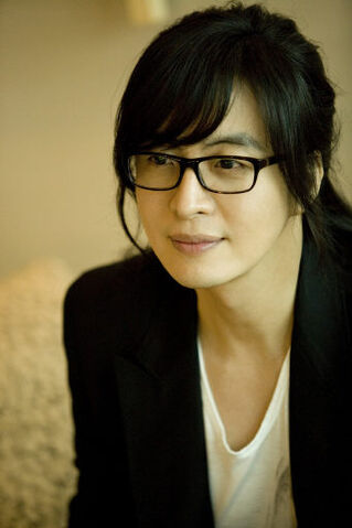Archivo:Bae Yong-joon.jpg