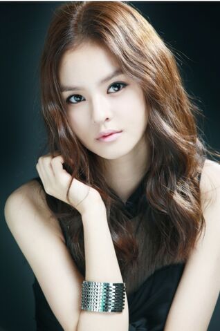 Archivo:Woo Ri9.jpg