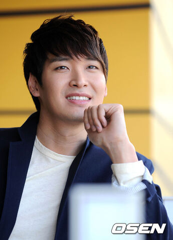 Archivo:Jung Gyu Woon13.jpg