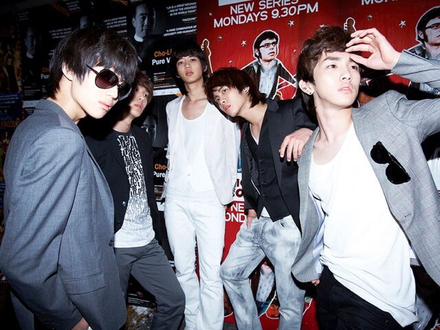 Archivo:SHINee 69.jpg