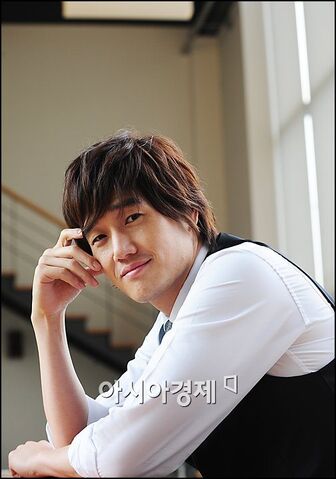 Archivo:Yoo Ji Tae3.jpg