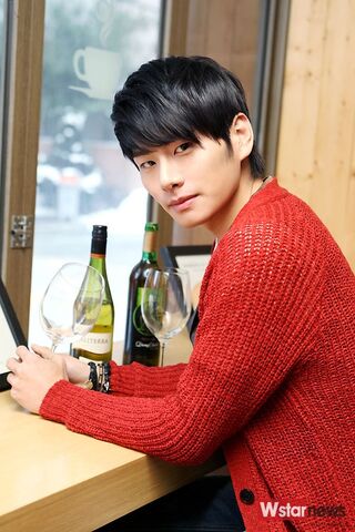 Archivo:Lee Yi Kyung4.jpg