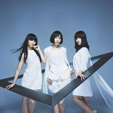 Archivo:Perfume-triangle.jpg