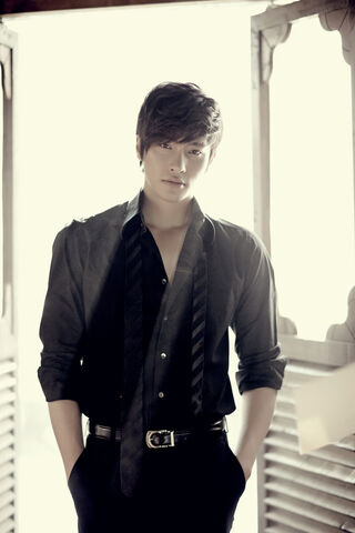 Archivo:Sung Hoon11.jpg