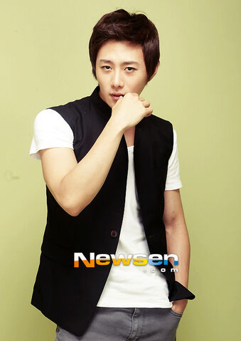 Archivo:Kim Hyung Jin3.jpg
