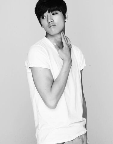 Archivo:Si Hyuk-E16.jpg