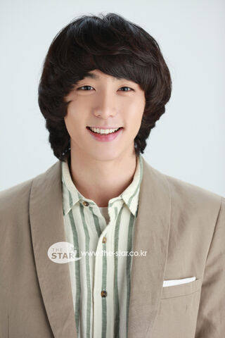 Archivo:Hyun Woo12.jpg