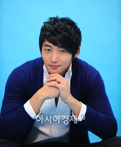 Archivo:Lee Tae Sung3.jpg