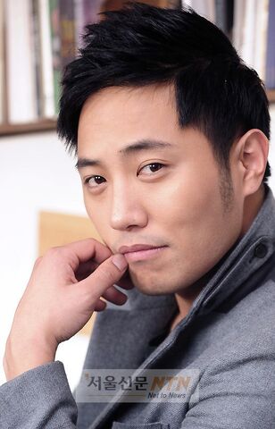 Archivo:Jin Goo4.jpg