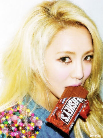 Archivo:Snsd-hyoyeon-i-got-a-boy-album-scans-21.jpg