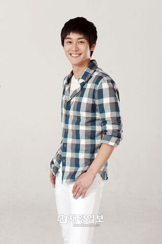 Archivo:Sung Hyuk4.jpg