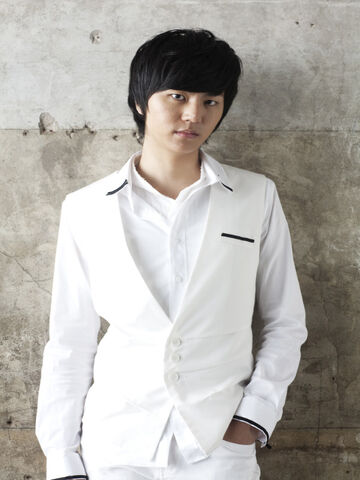 Archivo:Young Jun2.jpg