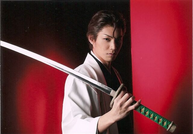Archivo:RMB-Kengo-Ohkuchi-as-Sousuke-Aizen-bleach-anime-33962030-1000-695.jpg