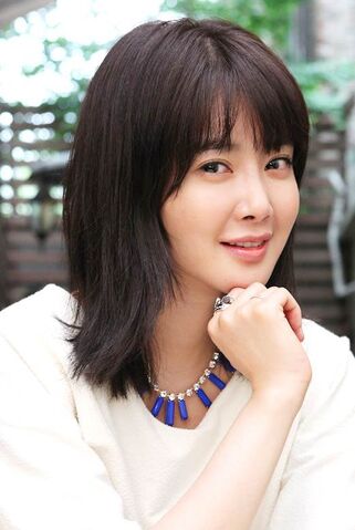 Archivo:Lee Si Young40.jpg