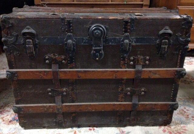 File:Hele Jaak Trunk.jpg