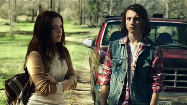 File:Kate and Kyle 1x02.png