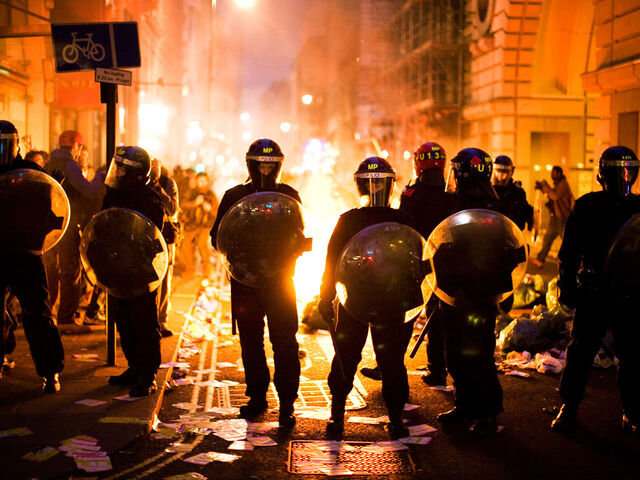 File:LondonRiots.jpg