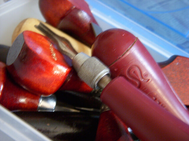 File:Carving.jpg