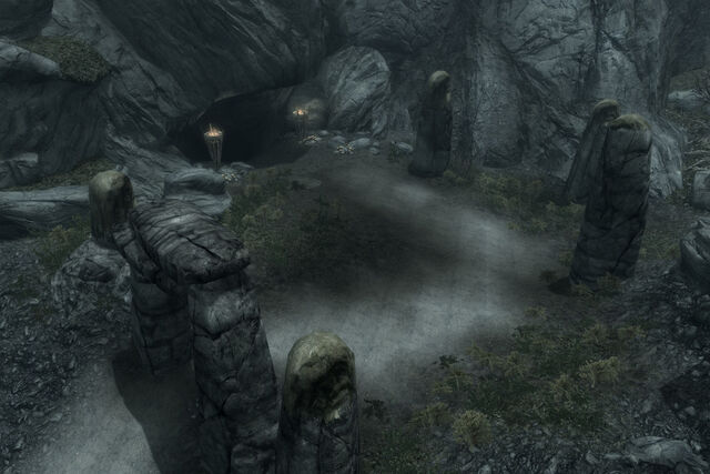 File:Reachcliff Cave.jpg