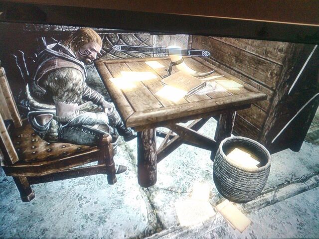 File:Mail table - no goblet.jpg