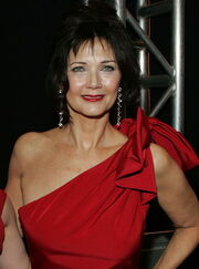 445px-Lynda Carter