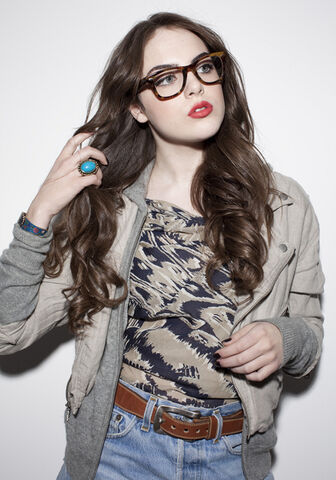 File:Elizabeth-elizabeth-gillies-23714890-420-600.jpg