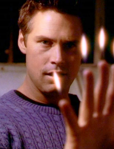 Archivo:Jeremy-Burns.png