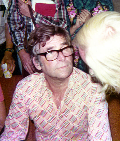 File:GeneRoddenberry.jpg