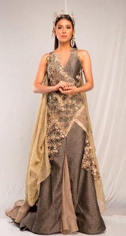 File:Danaya gown.jpg