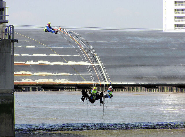File:Thames.barrier.4.london.arp.jpg