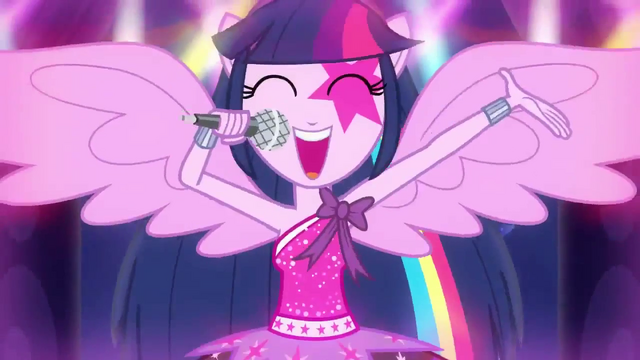 File:Twilight Sparkle singing EG2.png