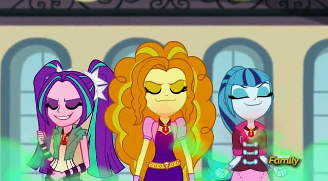 Plik:EG RR Dazzlings pochłaniają negatywną energię.png