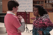 Glee-mercedes-fashion-talking.jpg