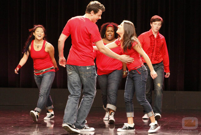 Archivo:9542 glee.jpg