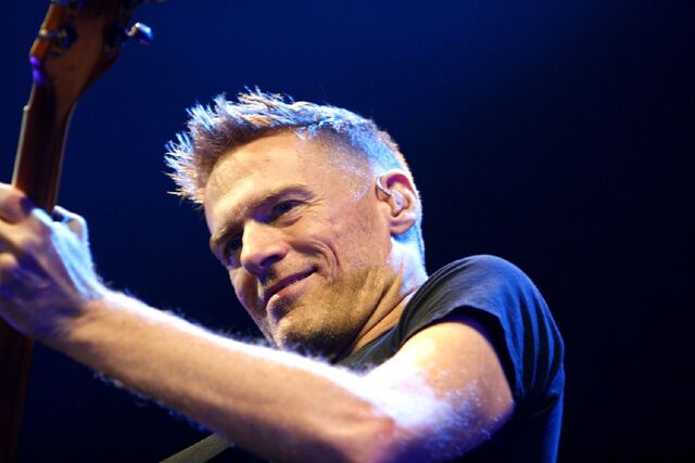 Archivo:Bryan Adams.jpg