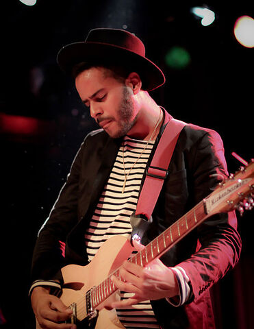 Archivo:Twin-Shadow.jpg