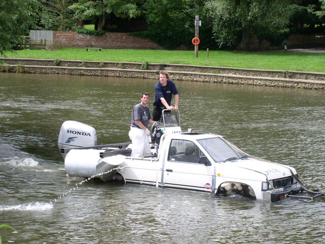Archivo:Toyobota agua.jpg